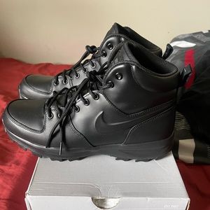 Nike Manoa leather boots